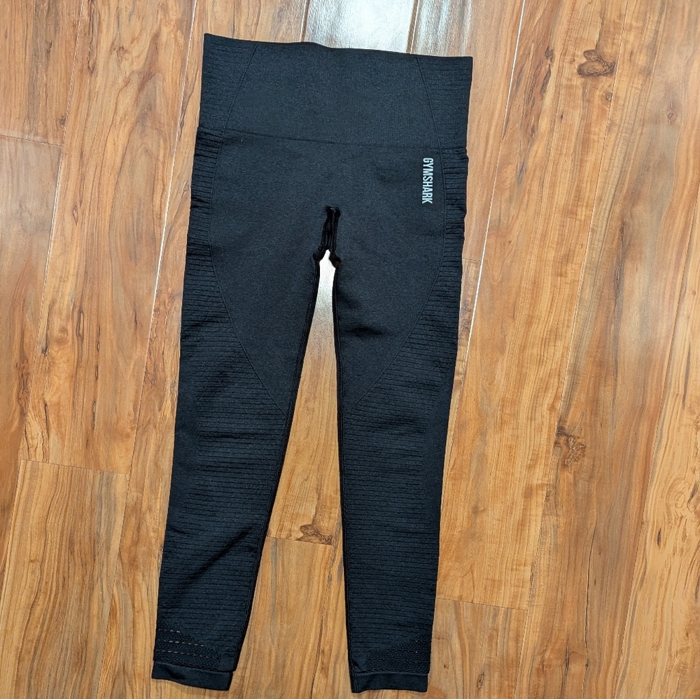 Gymshark Cropped Perforated  Compression Leggings Charcoal Women's‎ Small FLAWED
